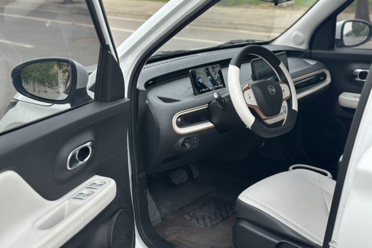 Used Chery QQ Domi 2025 Model 305km Comfort Edition Interior 8