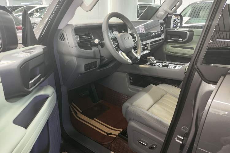 Used BAIC Off-Road BJ40 2026 Model 2.0T Gasoline Standard Edition
