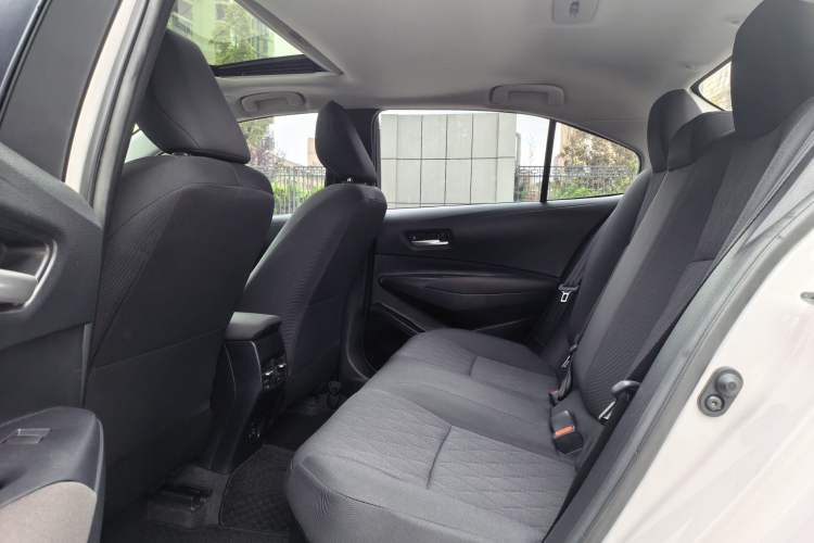 Used Toyota Corolla 2023 1.8L Smart Electric Hybrid Dual-Motor Elite Edition Interior 5