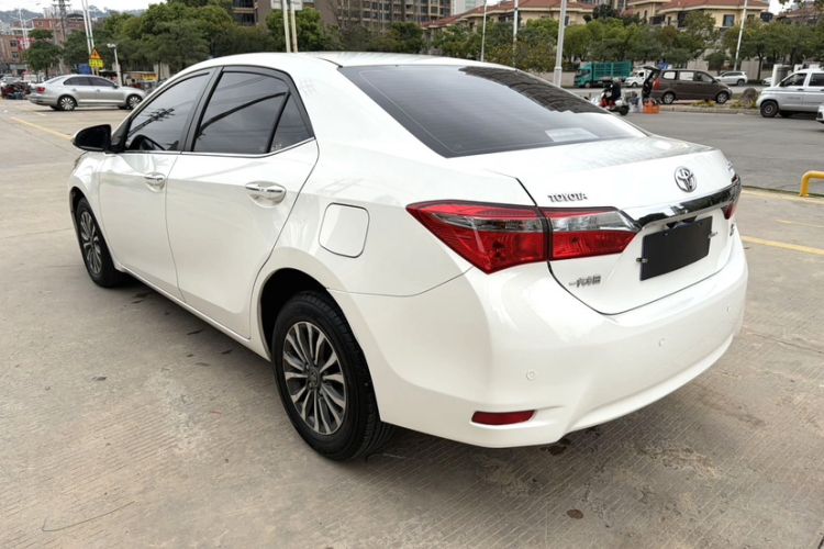 Used Toyota Corolla 2017 Revised Version 1.2T S-CVT GL Exterior 2