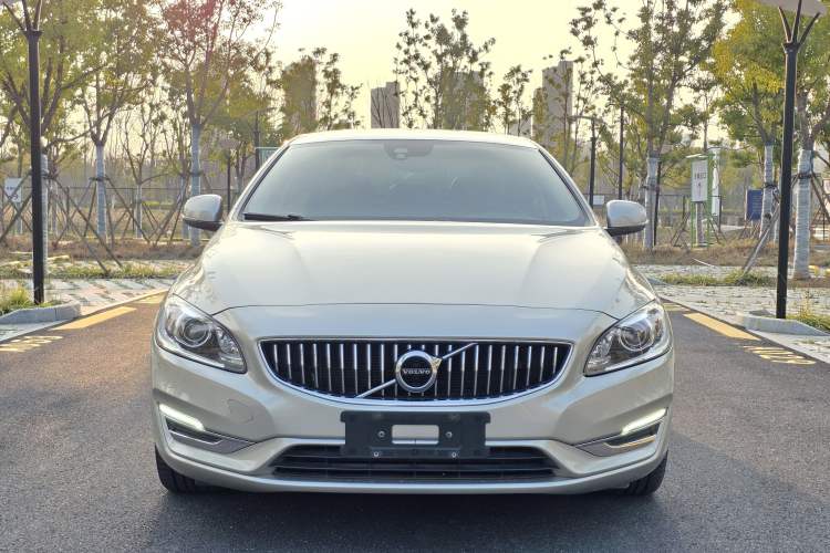 Used Volvo S60 2018 S60L T3 Smart Progress Edition
