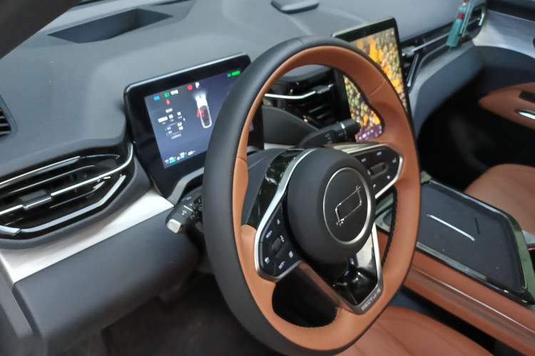 Used Bestune Yueyi 07 2025 210km Joyful Edition
