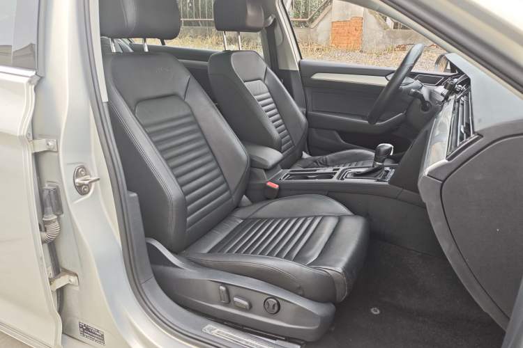 Used Volkswagen Magotan 2017 330TSI DSG Leading Model
