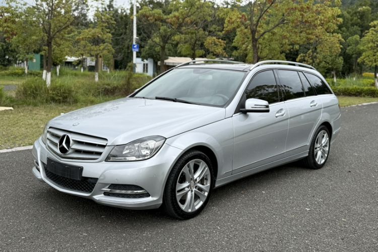 Used Mercedes-Benz C-Class 2011 C 200 Fashion Travel Edition