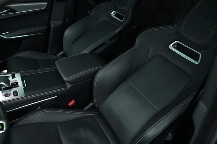 Used Jaguar F-PACE 2021 250 PS R-Dynamic S
