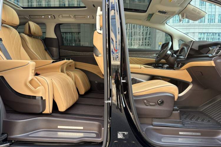 Used Denza D9 2024 EV 620 Premium Model