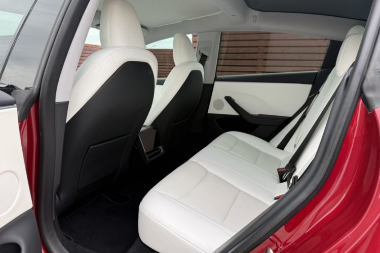 Used Tesla Model 3 2023 Long-Range All-Wheel-Drive Version Interior 5