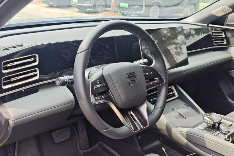 Used BYD Qin L 2024 DM-i 80KM Beyond Model Interior 3