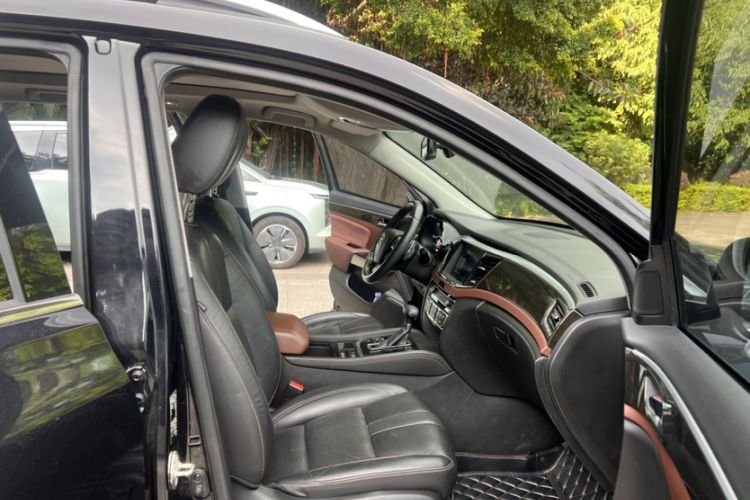 Used GAC Trumpchi GS8 2017 320T Two-Wheel Drive Luxury Smart Connectivity Version (7 Seats)