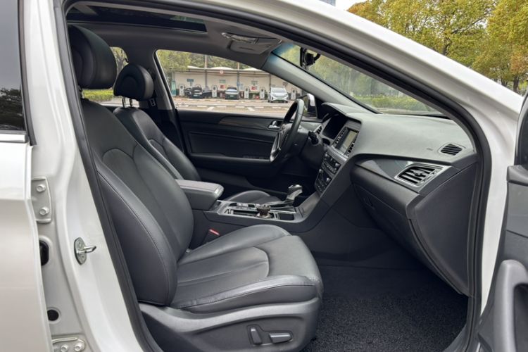 Used Hyundai Sonata 2017 2.4L DLX Premium Model
