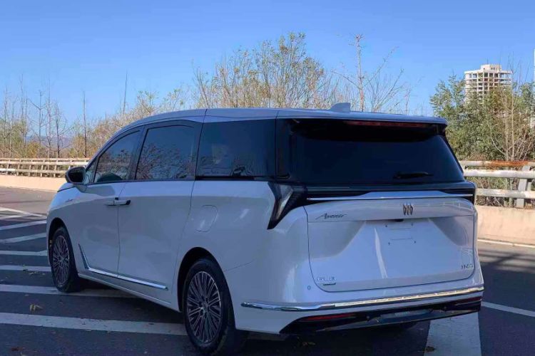 Used Buick GL8 New Energy 2024 Lu Zun Smart Edition 7-Seater
