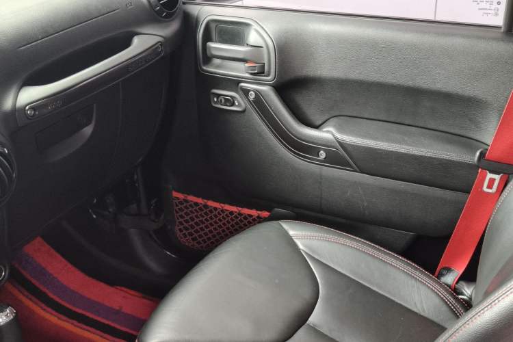 Used Jeep Wrangler 2017 3.6L Rubicon Recon 10th Anniversary Limited Collector's Edition Right Front Seat