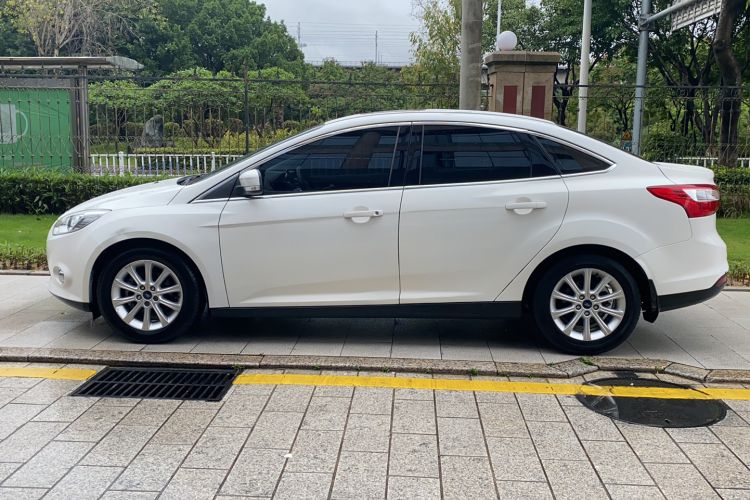 Used Ford Focus 2012 Sedan 1.6L Automatic Prestige Model Exterior 2