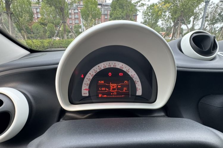 Used smart forfour 2018 1.0L 52 kW Dynamic Edition
