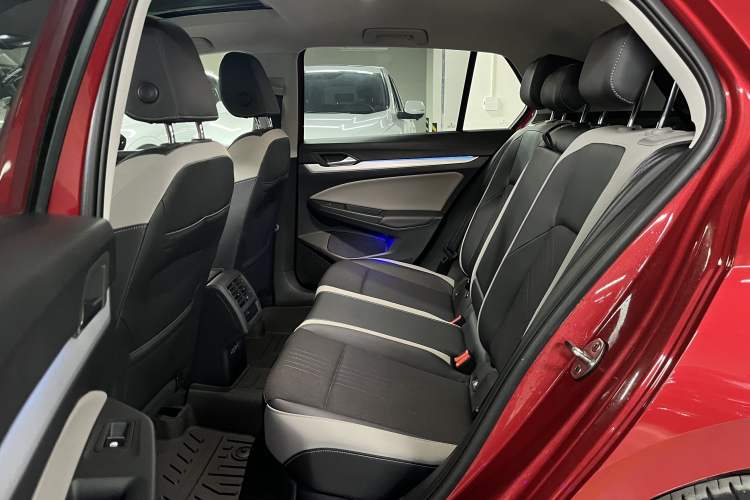 Used Volkswagen Golf 2021 200TSI DSG Pro Interior 5