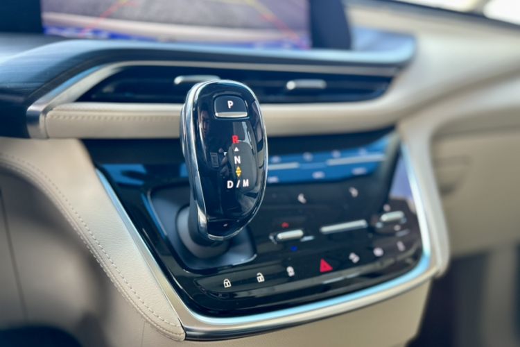 Used Buick GL8 2022 ES Landtrek 653T Luxury Edition