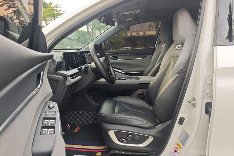 Used CHANGAN CS75 PLUS 2022 2nd Generation 1.5T Automatic Luxury Edition Interior 2