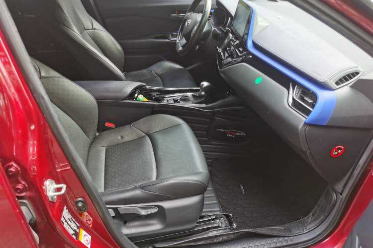 Used Toyota IZOA 2018 2.0L Yichi Version China VI Standard
