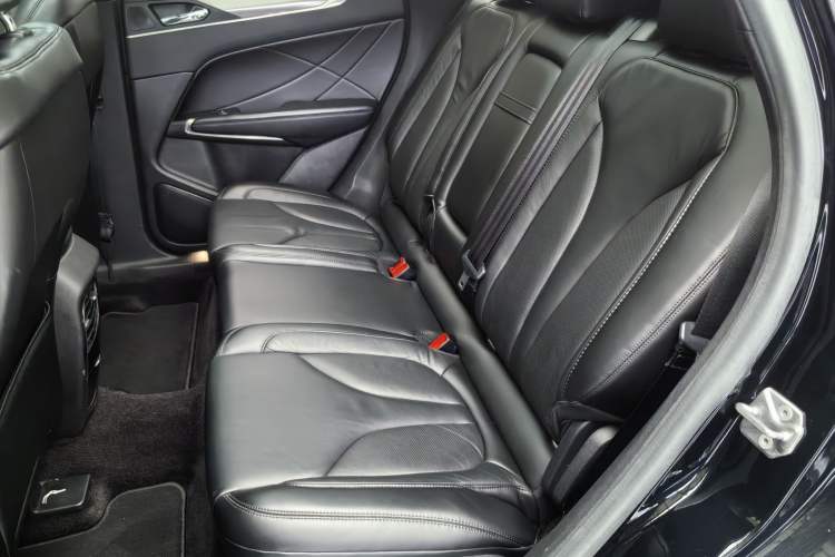 Used Lincoln MKC 2017 2.0T Two-Wheel Drive Deluxe Edition Exterior 6