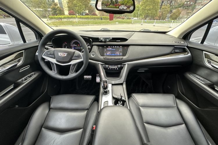 Used Cadillac XT5 2017 Anniversary Edition 28T Four-Wheel Drive Luxury Model
