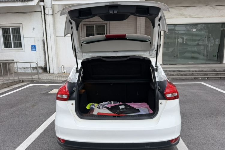 Used Ford Focus 2018 Hatchback Classic 1.6L Automatic Comfort Plus SmartDrive Edition