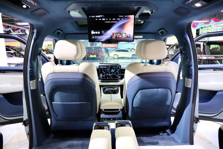 Used Zeekr 009 2024 Six-Seat Executive Version 4WD 108 kWh