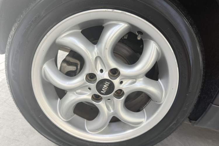 Used MINI MINI 2011 1.6L COOPER Fun