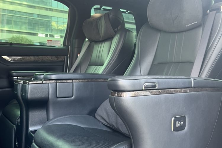 Used Toyota Alphard 2021 Dual-Engine 2.5L Prestige Edition
