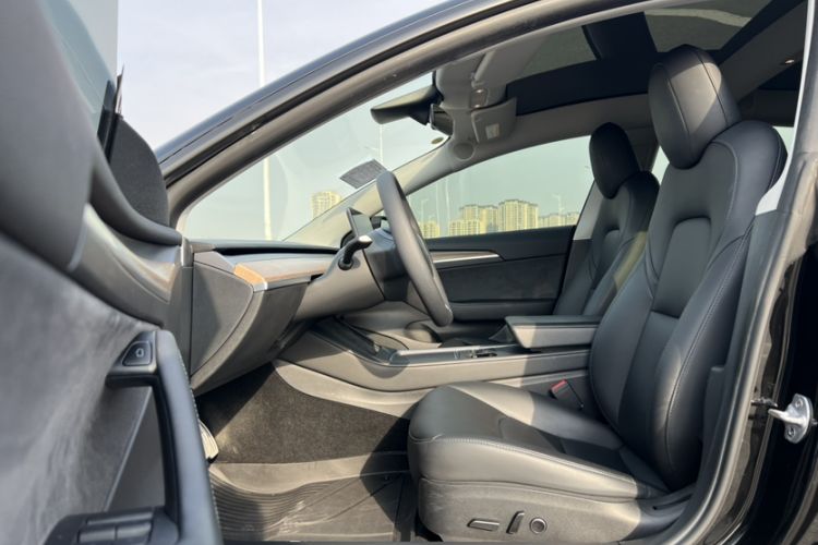 Used Tesla Model 3 2021 Revised Performance Version with All-Wheel Drive 3D1