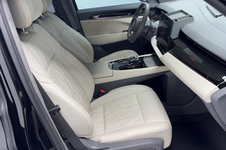 Used Zeekr 009 2024 7-Seater Aisle Version 108 kWh
