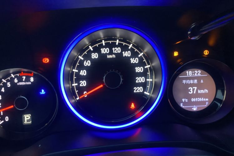 Used Honda XR-V 2015 1.8L VTi CVT Luxury Edition Odometer Close Up