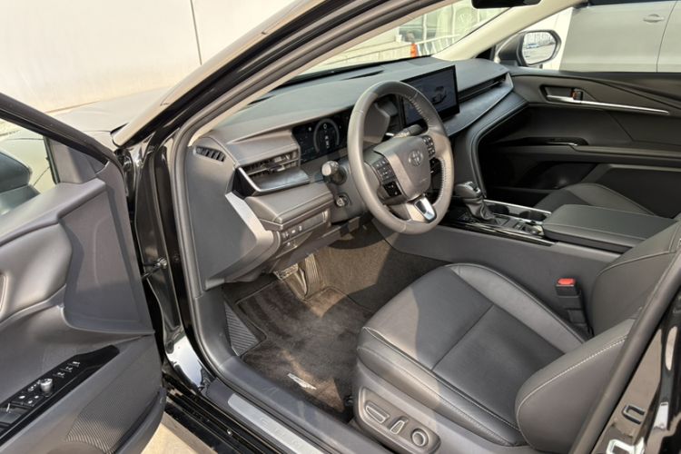 Used Toyota Camry 2024 Dual-Engine 2.5HG Prestige Edition