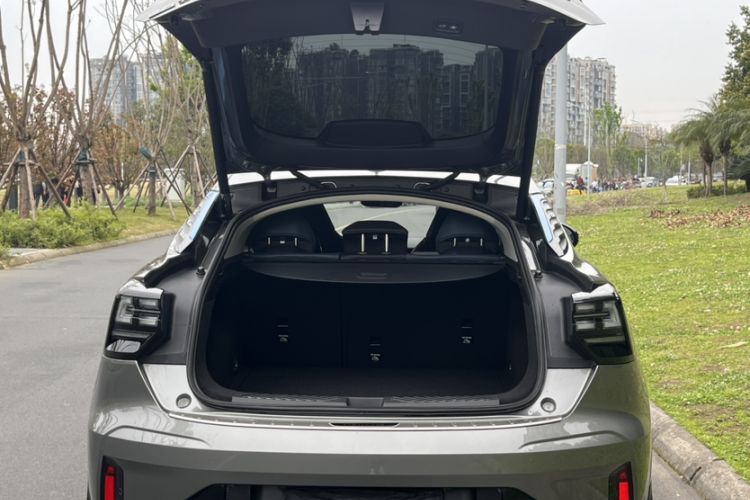 Used Lynk & Co 05 2020 2.0TD Two-Wheel Drive Shine Halo