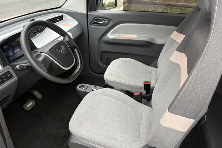 Used Wuling Hongguang MINIEV 2021 Macaron Premium Model – Lithium Iron Phosphate Interior 1