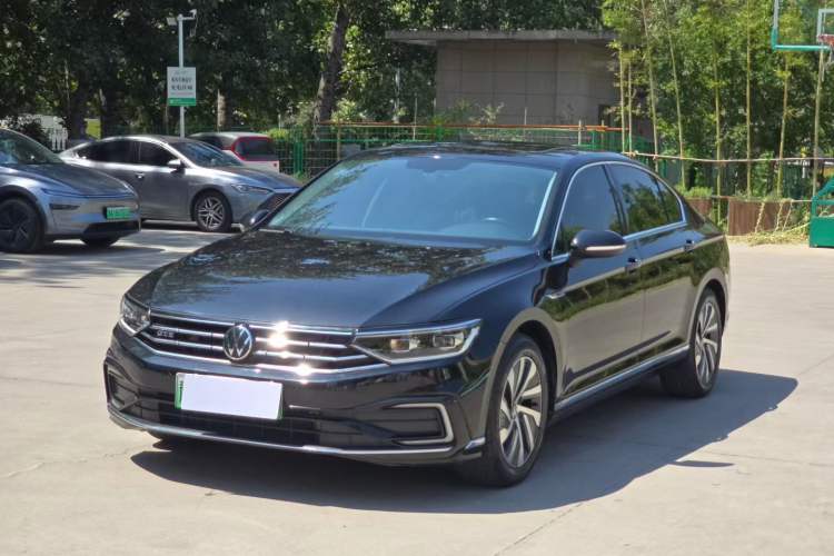 Used Volkswagen Magotan GTE Plug-in Hybrid 2022 GTE Luxury Model Guazi used car, China used car export, Used car for sale, Used cars, Cheapest cars for sale
