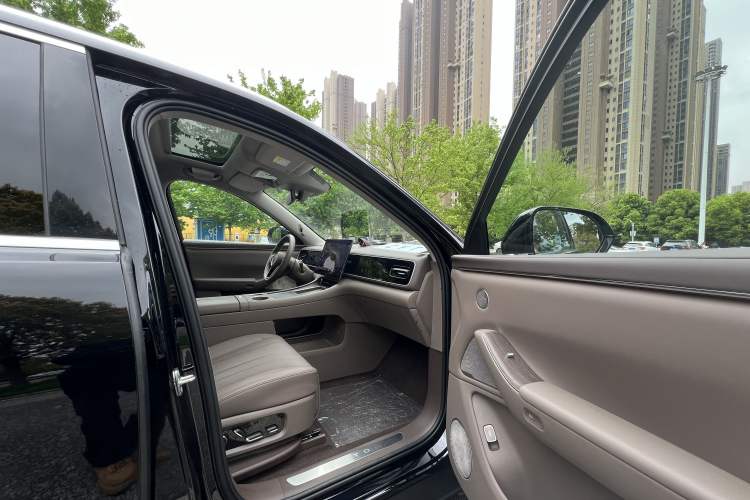 Used Hima AITO M7 2026 Model Range-Extending Ultra All-Wheel Drive 5-Seater Version Right Front Seat