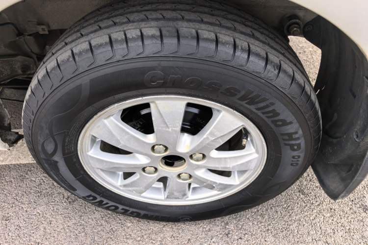 Used Wuling Hongguang 2014 1.5L S Standard Version Exterior 6