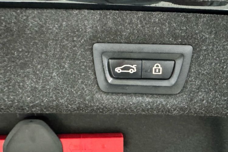 Used BMW 5 Series 2019 Facelifted 525Li Luxury Package Exterior 4