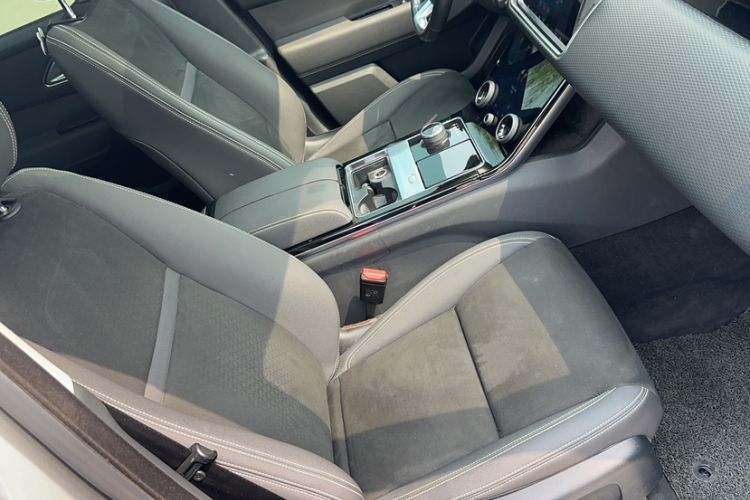 Used Land Rover Range Velar 2019 250 PS Right Front Seat