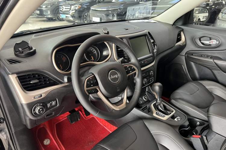 Used Jeep Cherokee 2017 2.0L Superior Edition