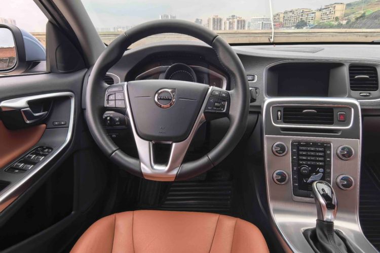 Used Volvo S60 2018 S60L T4 Smart & Ambitious Edition
