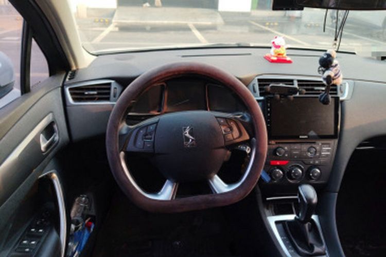 Used DS 5LS 2014 1.8L automatic Comfort version VTi140