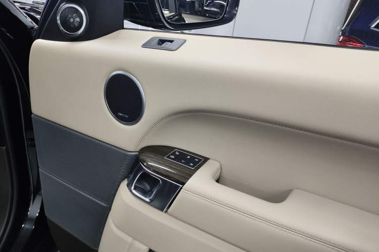 Used Land Rover Range Sport 2017 3.0 SC V6 HSE Interior 5