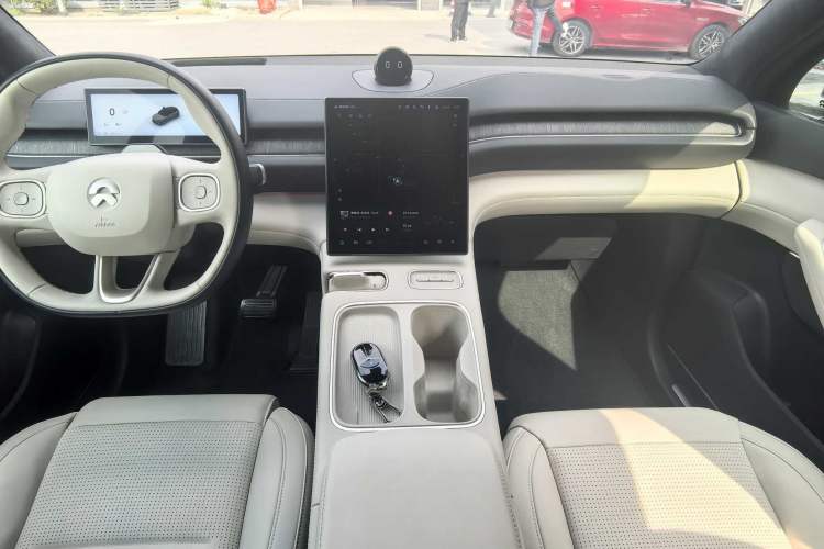 Used Nio ES6 2024 75 kWh
