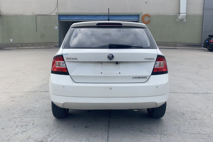 Used Skoda Fabia 2017 1.4L Automatic Car Enjoy Edition Exterior 5