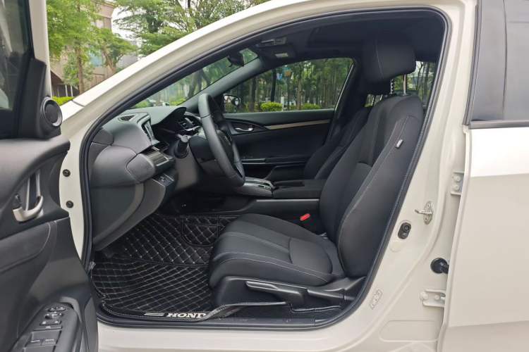 Used Honda Civic 2021 HATCHBACK 220TURBO CVT New Trendsetter Interior 3