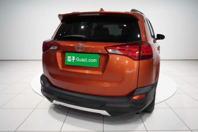 Used Toyota RAV4 2015 2.0L CVT Two-Wheel Drive Fashion Edition Exterior 2