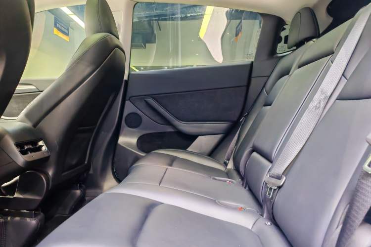 Used Tesla Model Y 2023 Rear-Wheel-Drive Version
