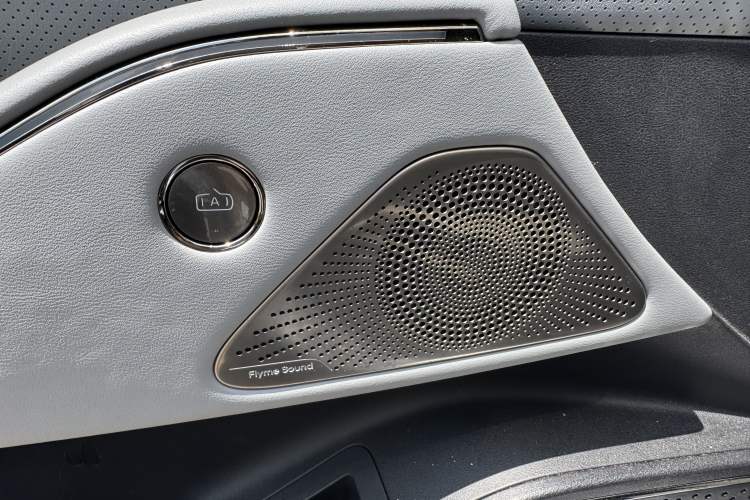 Used Geely Galaxy E8 2025 700 km Long-Range Intelligent Driving Version
