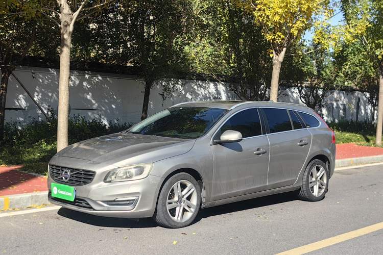 Used Volvo V60 2014 Restyled T5 Zhiya Edition
